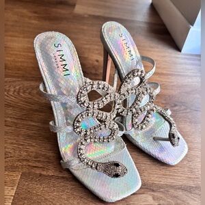 iridescent snake Simmi London Silver Strappy Heels size 6